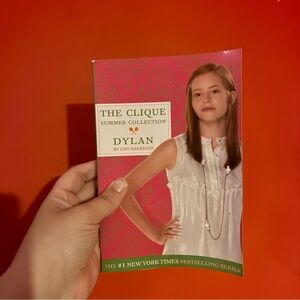 Dylan (The Clique Summer Collection) by Lisi Harrison — Paperback Book